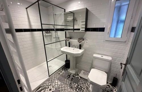 MAS M - Villa d'exception - Piscine - Jeux Enfants - BBQ - Plancha - Cheminée - Calme - 5 Chambres - SUDSEJOURCONCIERGERIE - Foto 18