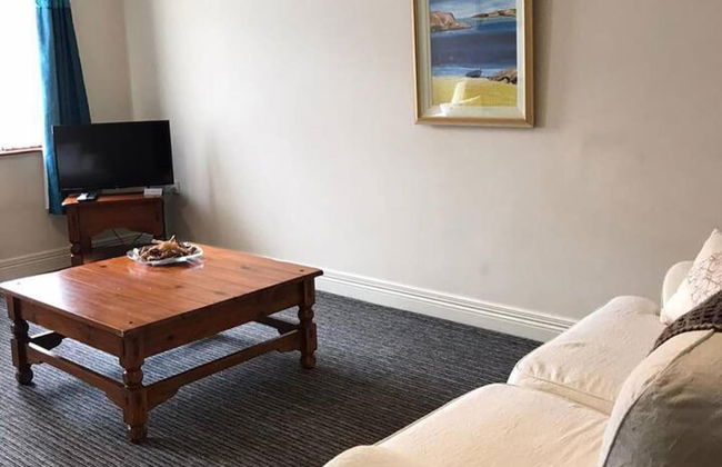 Central 2 Bed Apartment Above Great Derry Pub - Foto 6