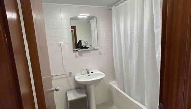 The Quiet Corner - Photo 2