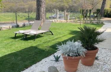 The Boathouse, at the lake - Photo 20