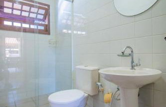 Casa em condomínio com piscina - Foto 13