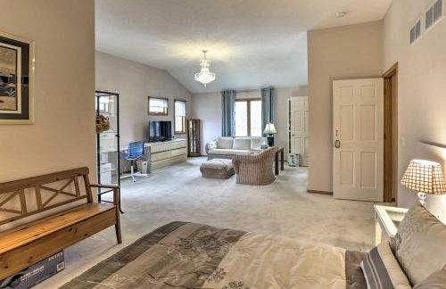 Eagan Home with Porch - 5 Mi to Mall of America! - Foto 6