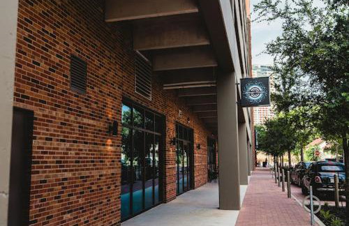 3 Bdr 2 Bth Downtown San Antonio Free Parking at The Alamodome - Foto 24