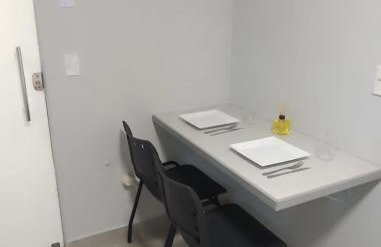 Kitnet independente confortável e muito bem localizada - Foto 2