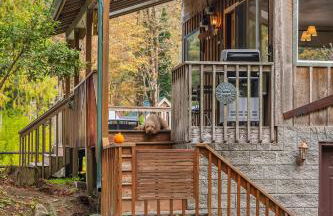 Riverfront Retreat Hot Tub Sauna Yard Gazebo and VIEWS - Foto 33