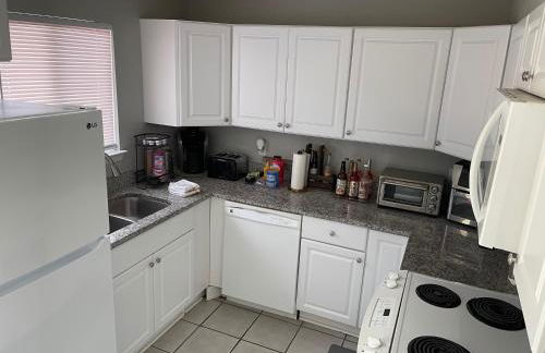 Destin-y 30A Beach Retreat Self Checkin - Huge Private Backyard Deck with Outdoor Shower - Foto 27