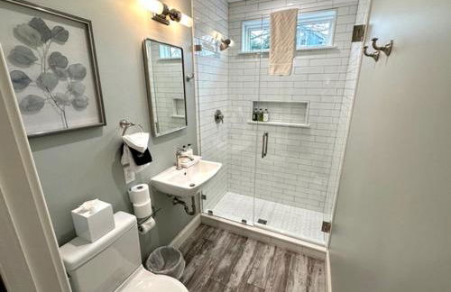 Beautifully Renovated 2 Bed 2 Bath Private Home - Foto 12