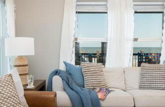 Beachfront 4BR - Tiki Bar, Yard Games, Pet-Friendly - Foto 69