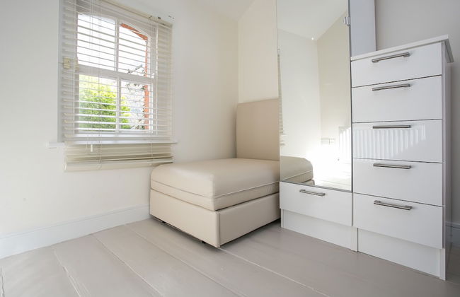 Ballsbridge Apartments - Photo 6