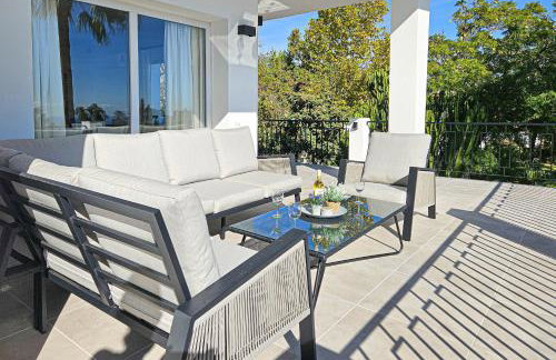 Villa with private pool & outdoor kitchen - Photo 35