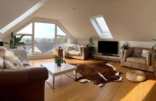 Stunning 4 Bedroom Home with Wild Spa, Gym & Hot Tub - Foto 3