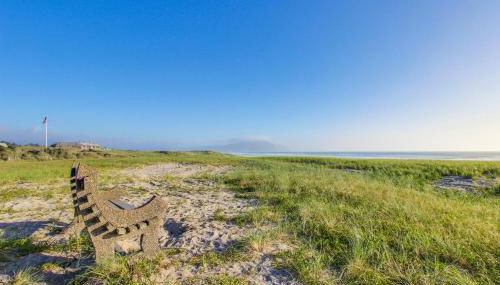 Captain's Quarters - Photo 2