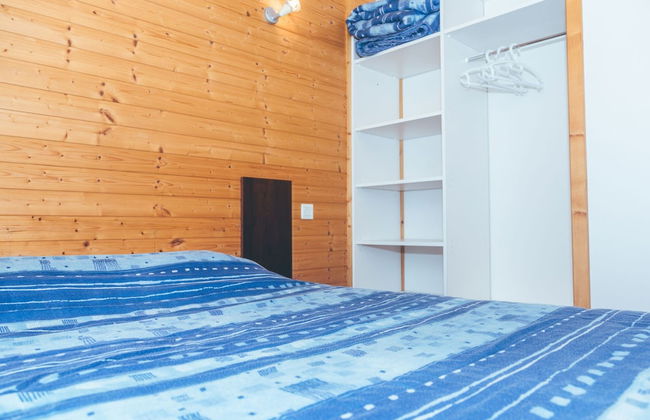 Wooden Chalet With Covered Terrace, on the Edge of a Lake - Foto 3