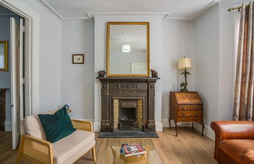 4BR Family Home, Garden, WiFi, 5mins to Elisabeth Line & 10min to Stratford - Foto 14