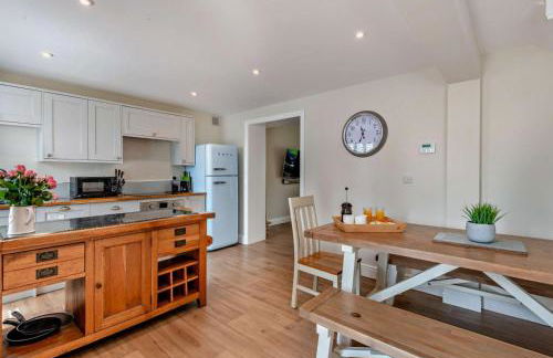 City to Country Retreat Luxury Cottage with Hot Tub - Foto 41