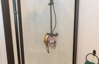 Perfect for Contractors & Families - Free Parking - Foto 8