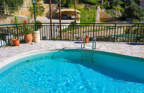 Kaminaki Dora - Foto 1