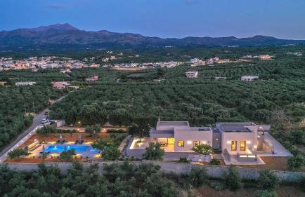 Nostra Terra Villa, 2-acre Secluded Nature Escape with Heated Pool, By ThinkVilla - Foto 32