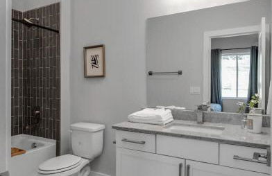 Rooftop Views - Hot Tub - Near Honky Tonks & Bars - Photo 24