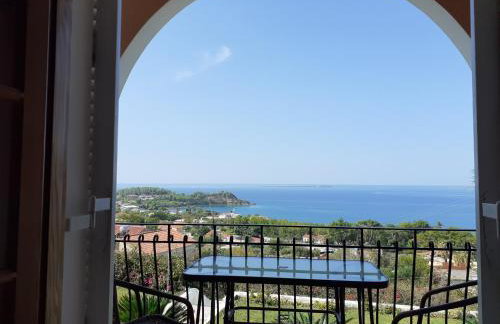 Mediterranean Studios - Photo 6