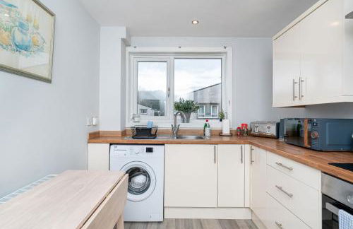 Lovely 3-bedroom flat with free parking - Foto 13