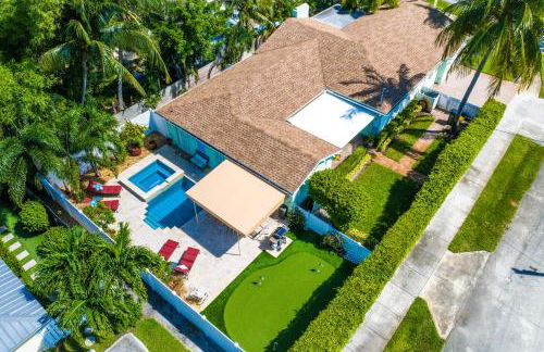 Walk to The Ave- Heated Pool, Spa, Golden Tee and Putting Green - mins to Beach- by Maven Vacation Rentals - Foto 2