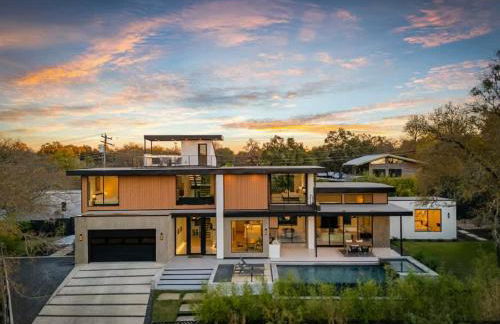 Barton Springs Luxe Heated Pool Spa Sleeps 16 - Photo 2