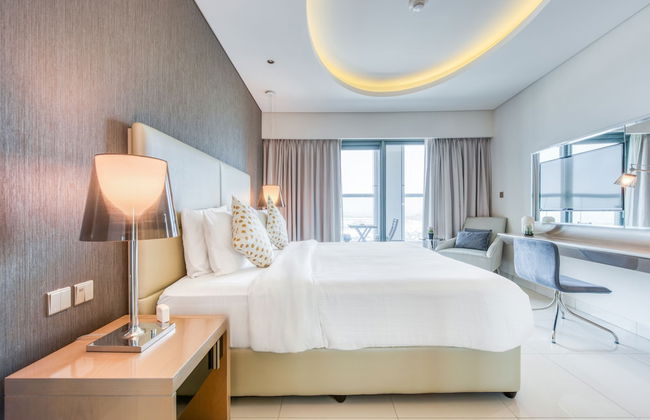 Maison Privee - Cool Dubai Apt next Burj Khalifa & Design District - Photo 3