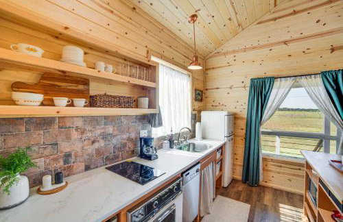 Pond and Grazing Cattle! Rural Getaway Near Van - Foto 7