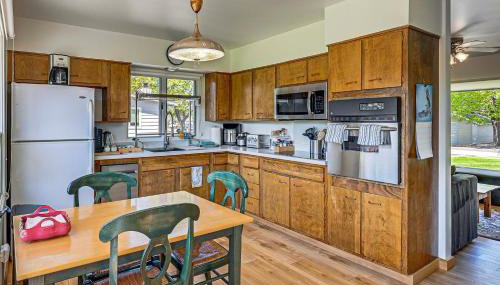 Walk to Flathead Lake Airy Home with Mtn Views! - Foto 3