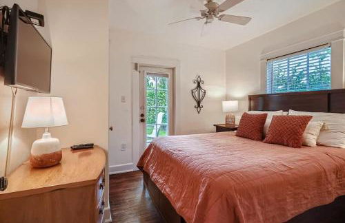 Casa Blanca - Chic Spanish-Style Cottage with Private Courtyard - Foto 5