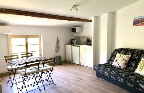 Logement neuf et climatisé, au coeur du village - Foto 1