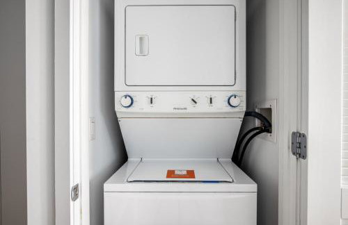 Loop Studio w theater pool nr Millennium Park CHI-958 - Photo 14