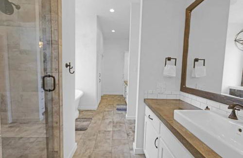 120 Acre Estate WaterTubing, Livestock,Event Space - Foto 33