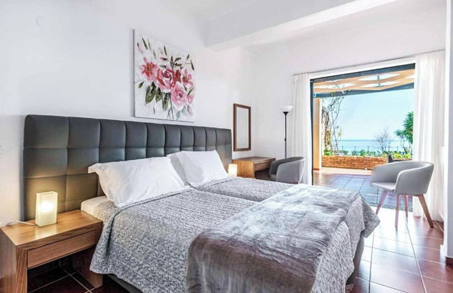 Villa Barbati Beachfront - Photo 26