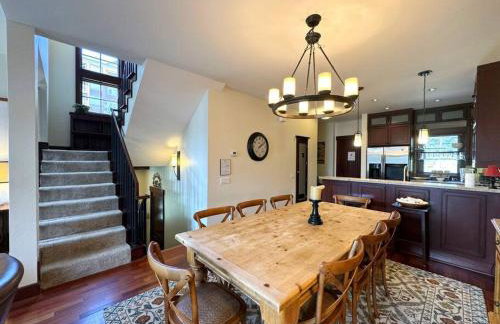 Luxury Townhome w/ Views, Private Jacuzzi & Garage - Foto 25