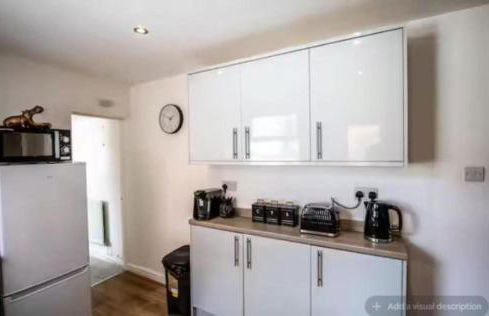 Charming 3BDR House By Homestyles Hosts Short Lets & Serviced Accommodation Hoole With Free Parking & Free WiFi - Photo 11