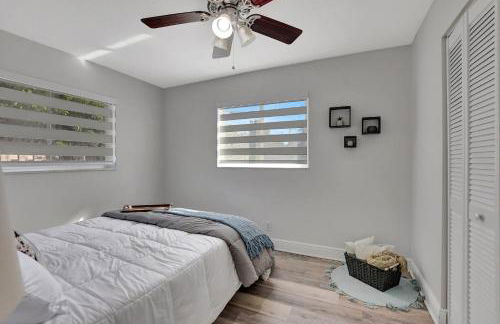 Boca Beauty - Stylish Home With Pool 3 Bedroom Home by RedAwning - Foto 68