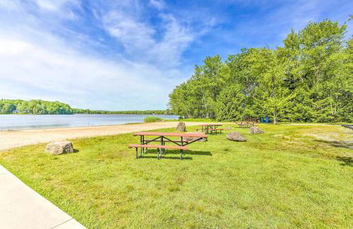 Hike, Swim, Ski and More Home in Arrowhead Lakes! - Foto 39