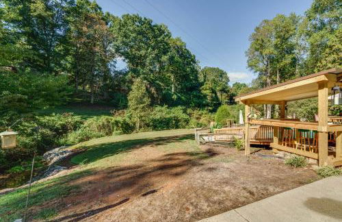 Cozy, Pet-Friendly Retreat in Hickory with Fire Pit! - Foto 23