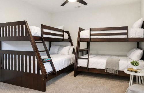 Spacious 5-Bedroom Retreat in Forest Park - Foto 20