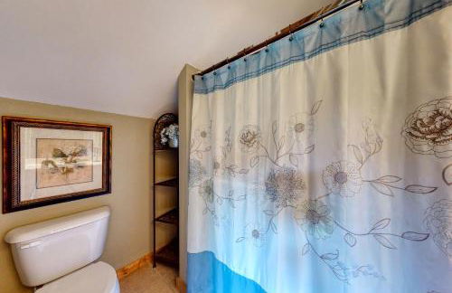 Red Roof Retreat - Photo 11