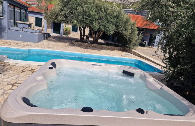 Luxury villa complex Pendolino with heated pool and jacuzzi - Foto 27