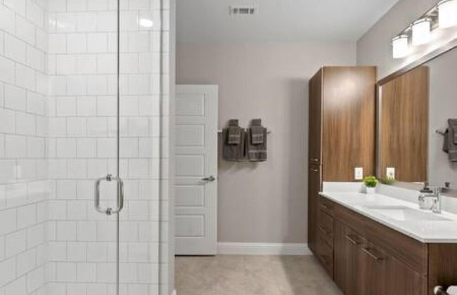 Top Floor Soco 2BR King Suite 8 Mins to Downtown - Foto 14