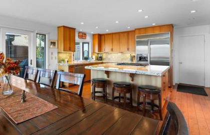 Luxury Lakeview Retreat - Hot Tub, SUP, Sauna & More! - Foto 23