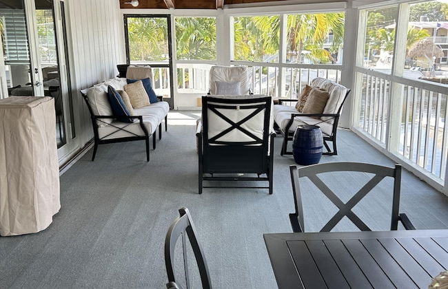 Beautiful Updated Stilted Home Makes For A Super Getaway. 3 Bedroom Home by RedAwning - Foto 48