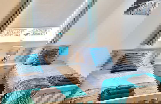 Spacious Bright and Modern Living - Foto 2