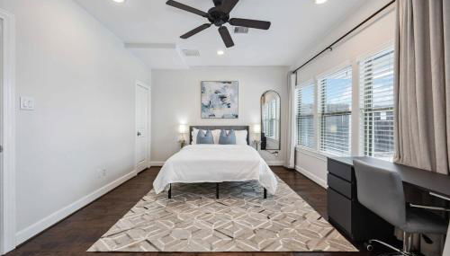 Resort vibe with Pool and Hot tub Downtown skyline views - Foto 5