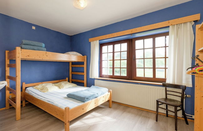 Holiday Home in Deiffelt Near Forest - Photo 9