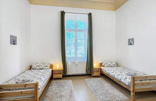 Ferienwohnung Villa Nieske - Jugendstil Denkmal, free WLAN & Parken, Self Check-In, Smart-TV - Foto 2